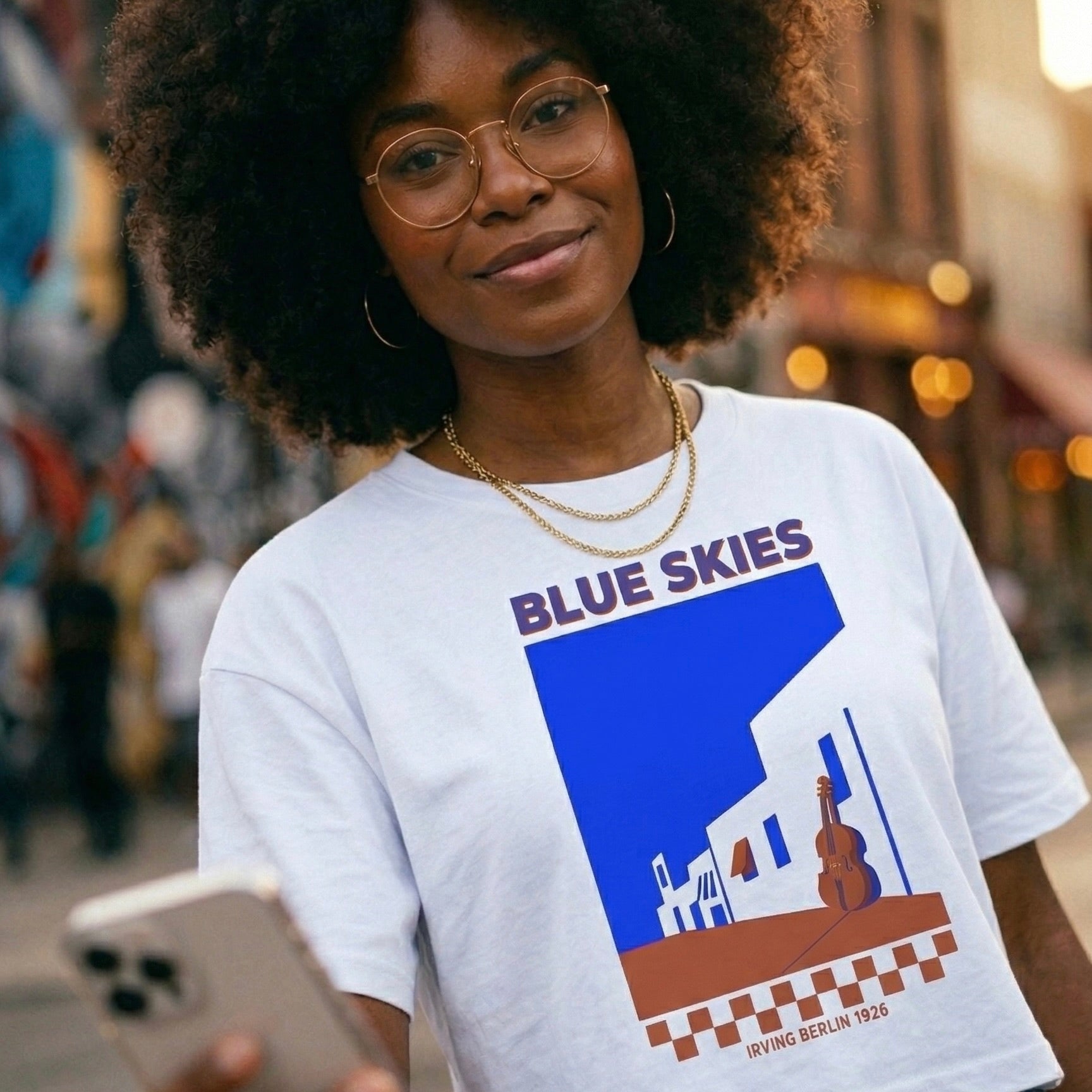 BUE SKIES | Camiseta Crop (blanco)